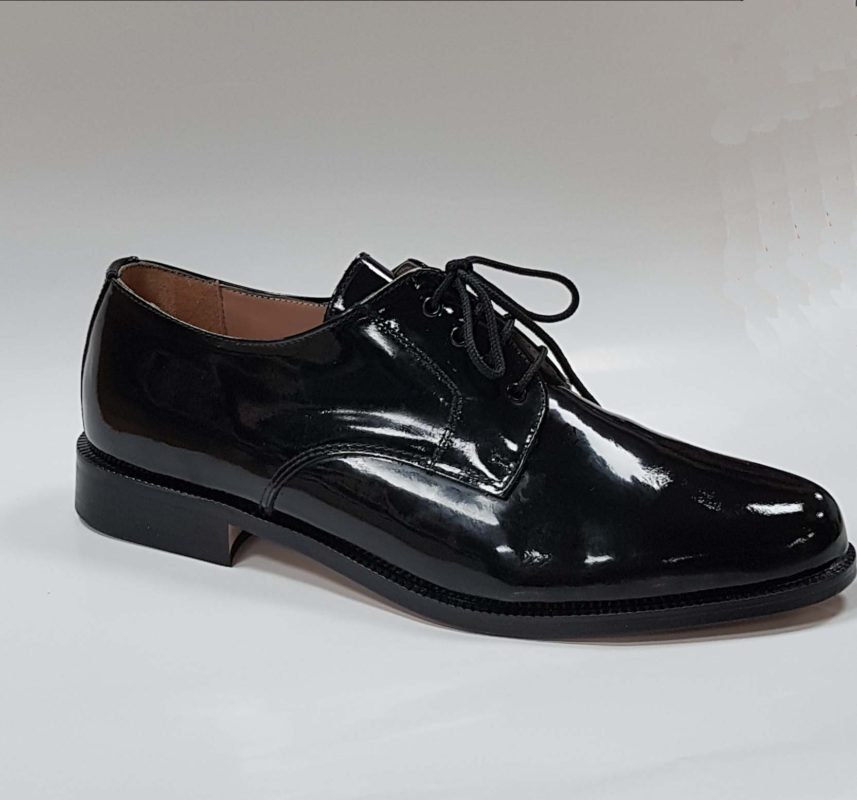 Plano ir de compras Vivienda Zapato de Charol, uniforme etiqueta | La Fama. Desde 1913.